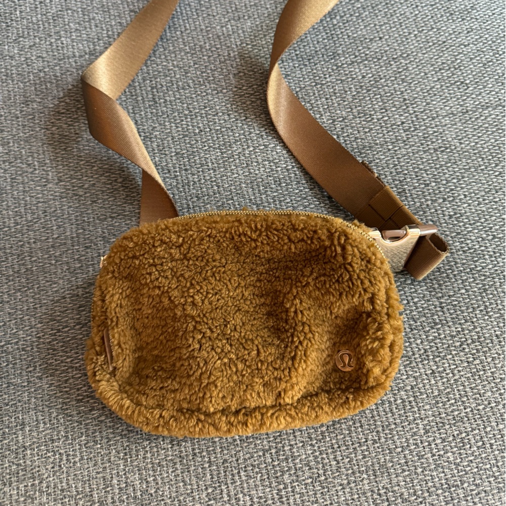 Brown lululemon fleece bag belt